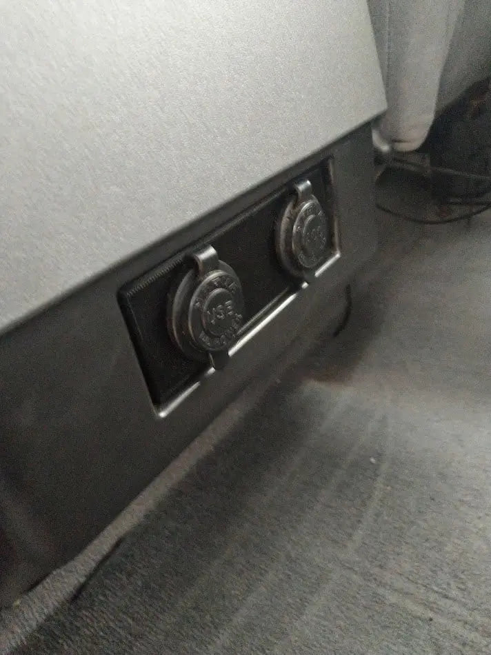 Adaptateur Double Allume-Cigares pour Cendrier Arrière – Discovery 1 & 2 L'atelier 3D