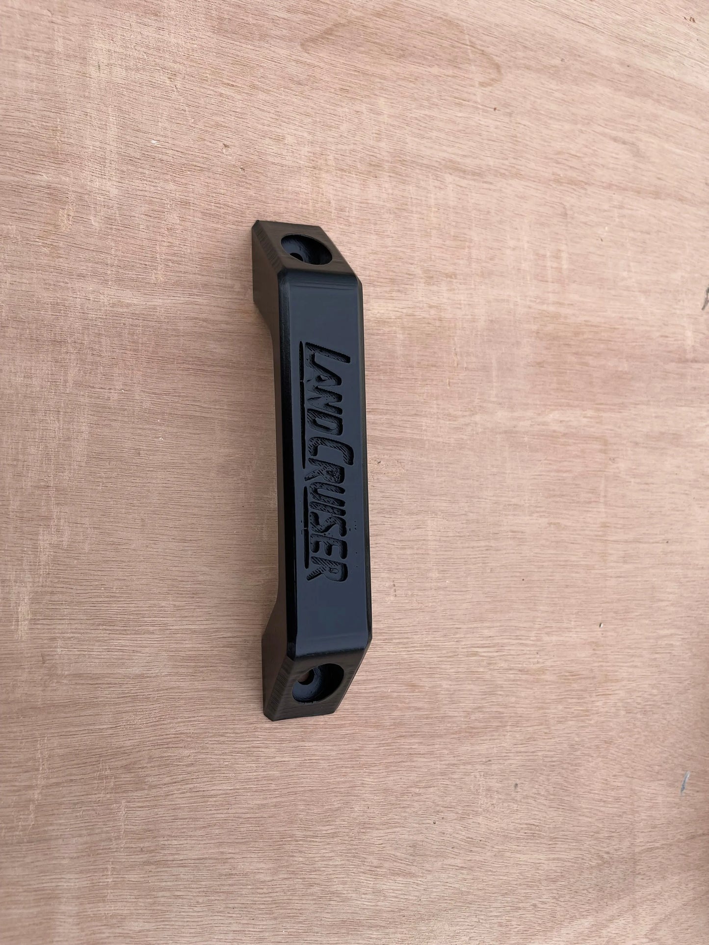 Poignée porte arrière Marquage “ Land Cruiser ”. L'atelier 3D