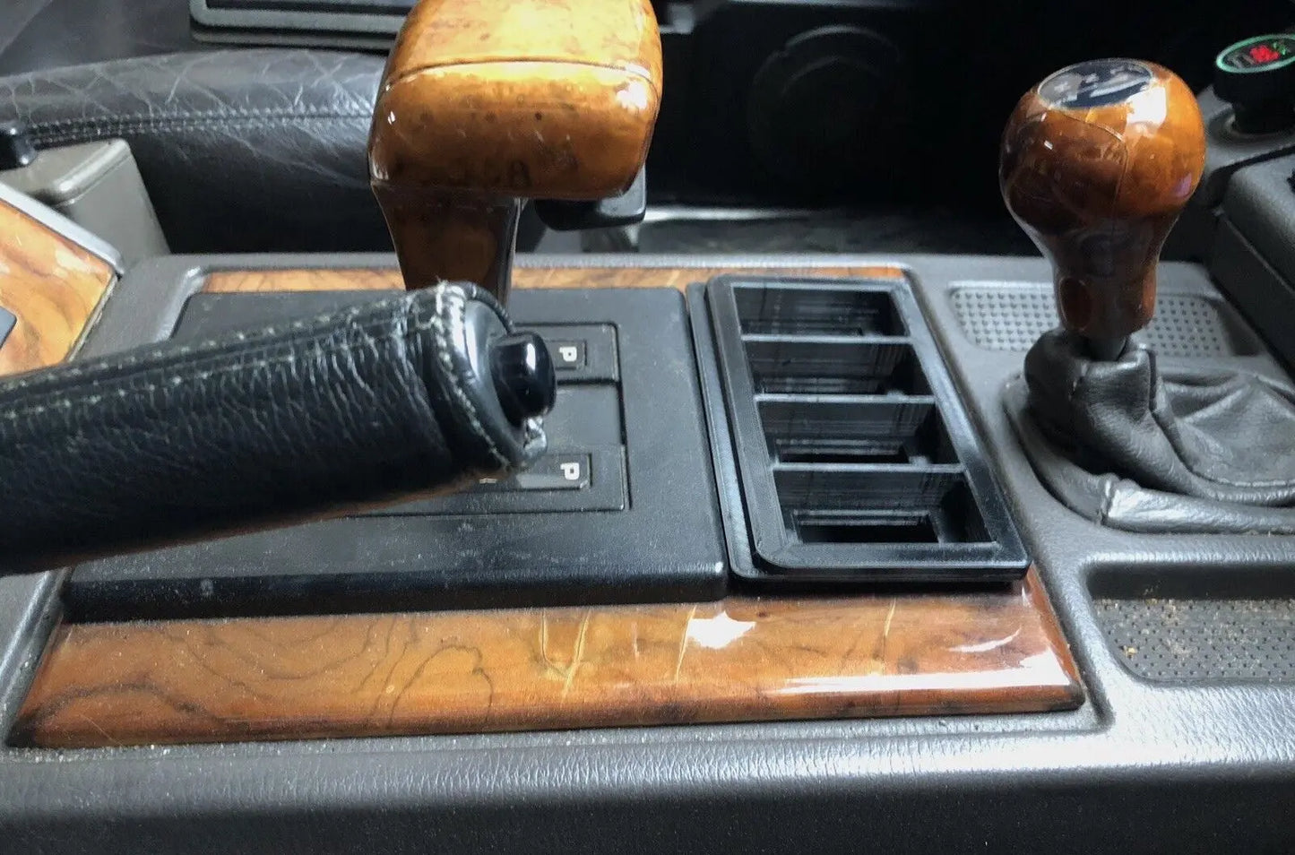 Supports boutons / switch Range Rover Classic emplacement cendrier L'atelier 3D