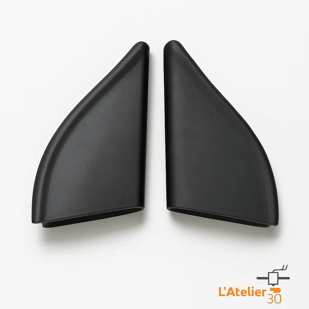 Cache intérieur de rétroviseur pour Suzuki Grand Vitara, pièce imprimée en 3D sur mesure par L’Atelier 3D.