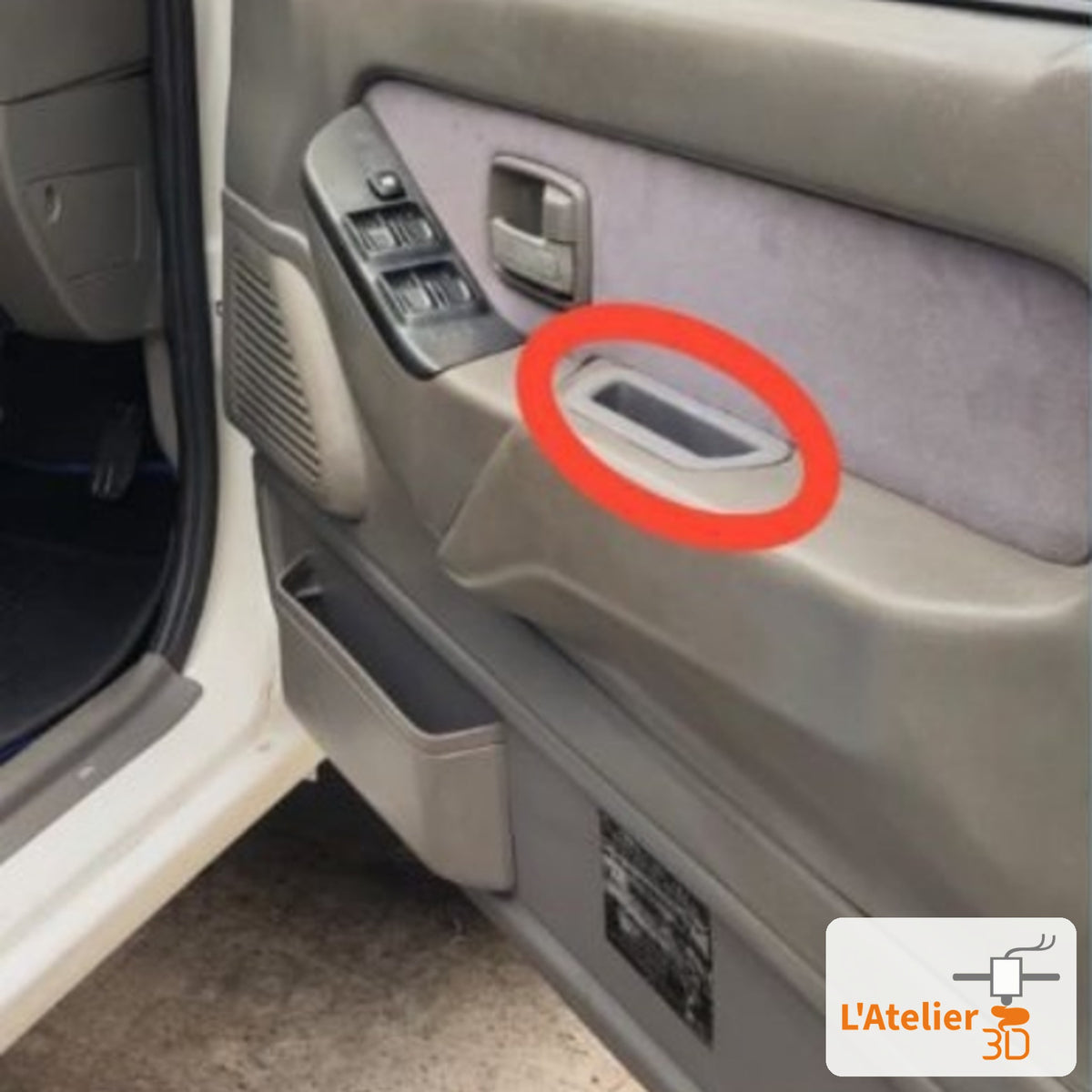 Emplacement de la cuvette de poignée dans la porte Isuzu TFR / Holden Rodeo